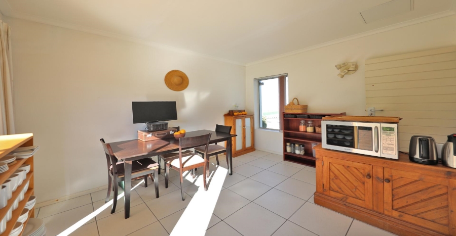 5 Bedroom Property for Sale in Plattekloof Western Cape